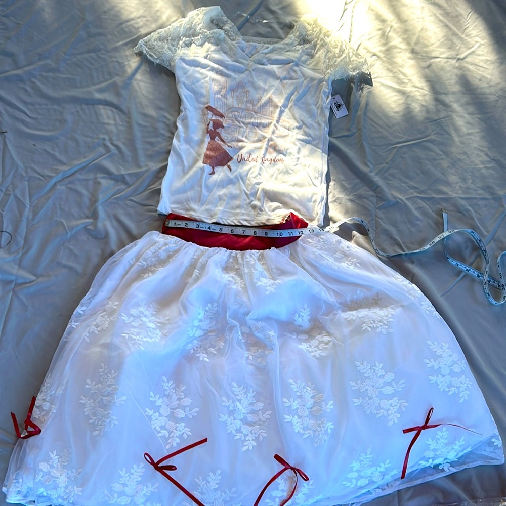 Disney dress shop skirt and lace trimmed top. Sz Sm.